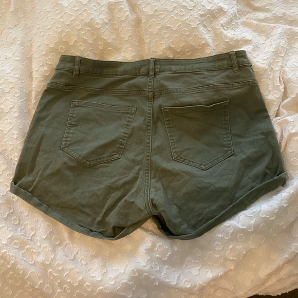 army green shorts - Picture 2 of 2